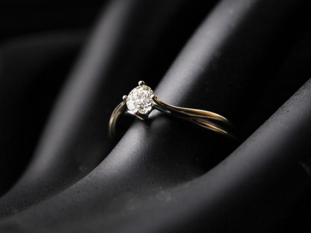 優雅四爪戒指  0.3ct  KY  戒圍#9.5