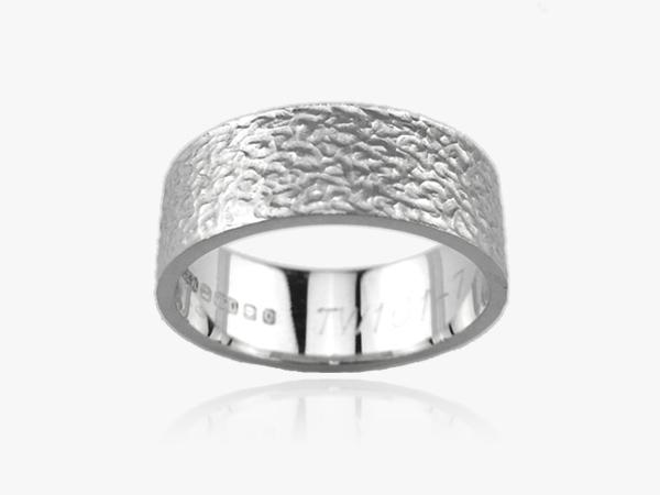 18K白K金錘紋實心戒指 1.78錢 國際圍14號