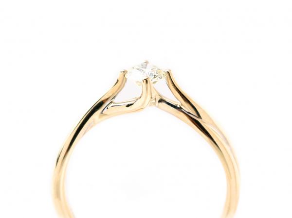 優雅四爪  0.3ct  KY  戒圍#9.5