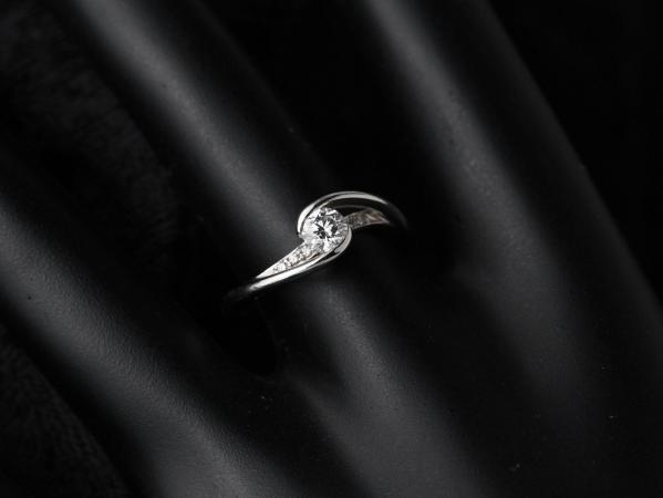 14K白鑽戒 0.30ct/1p 0.06ct/6p