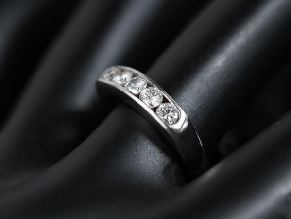 pt900白鑽戒(女) 0.50ct 0.99錢