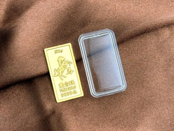 炫麗駿馬紀念金條1錢